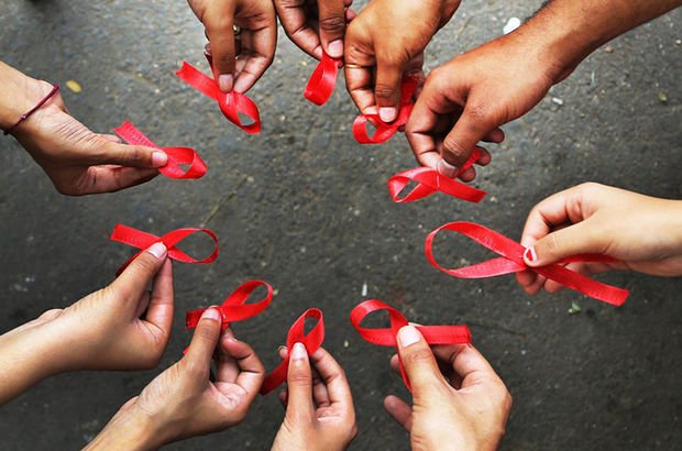1 Aralık Dünya AIDS Günü! AIDS nedir, nasıl bulaşır? AIDS belirtileri