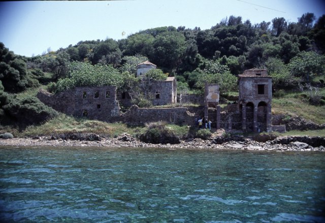 Ayışığı Manastırı