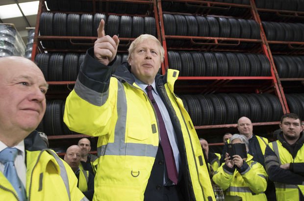 Boris Johnson anketlerde önde gidiyor