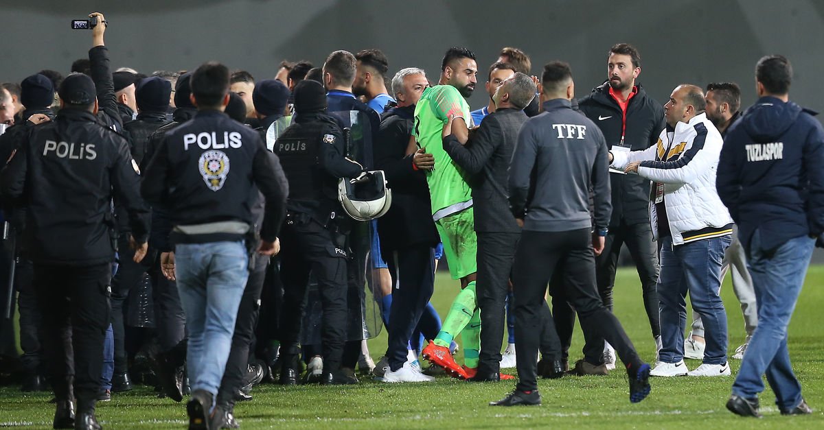 SON DAKİKA! Tuzlaspor Galatasaray maçı ortalık savaş ...