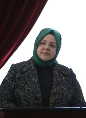 Bakan Selçuk: "572 şehit yakını, gazi ve gazi yakınımızın ataması yarın yapılacak"