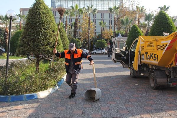 Mersin De Dugune Denk Gelen Temizlik Gorevlisi Belediye Baskani Ile Bulustu Son Dakika Haberleri