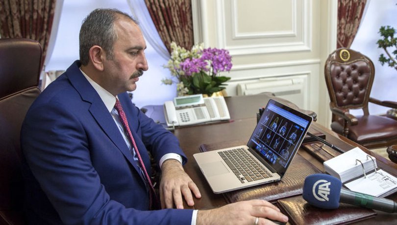 Adalet Bakanı Abdulhamit Gül: Selamlaşmamızdan aykırı sonuçlar çıkarma beyhude
