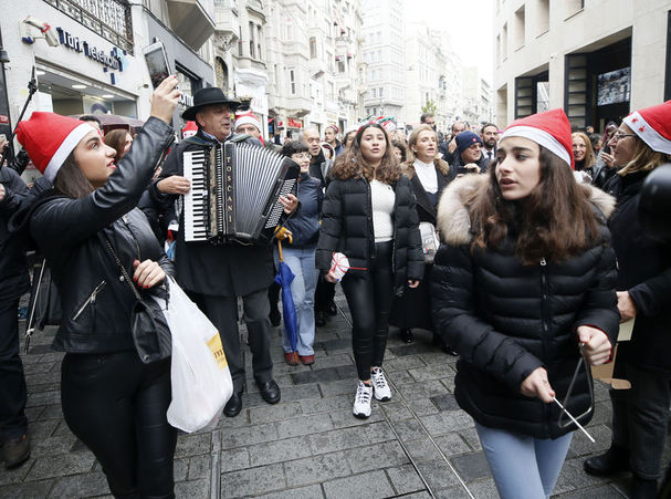 Noel kutlamaları Noel nedir? (Christmas) Ne zaman kutlanır? Noel ve Yılbaşı arasındaki fark