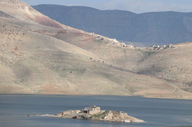 Sular yükseldi köy ada haline geldi!