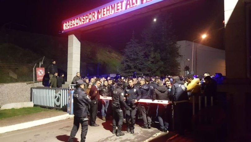 Trabzonspor taraftarlarından Ünal Karaman'a destek