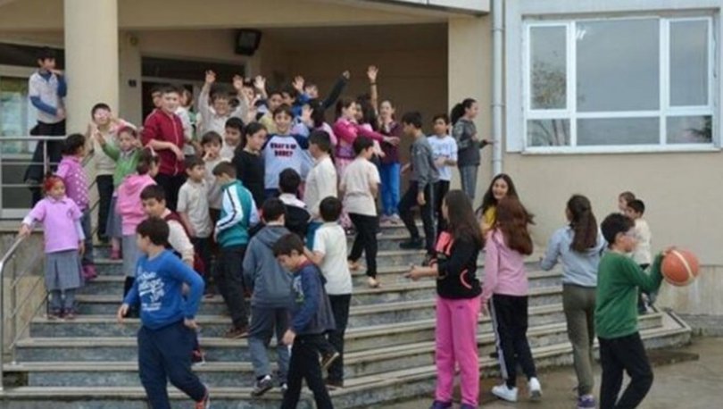 Yılbaşı tatili kaç gün olacak? Okullar tatil mi? MEB'ten açıklama geldi