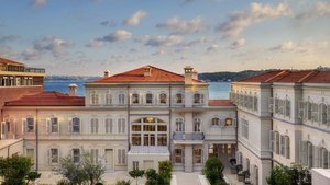 Kapılarını kampanya ile açtı