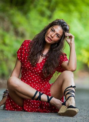 Demet Özdemir kimdir, nereli ve kaç yaşında? Demet Özdemir hayatı hakkında