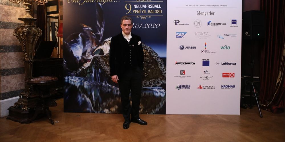 İş dünyası baloda buluştu