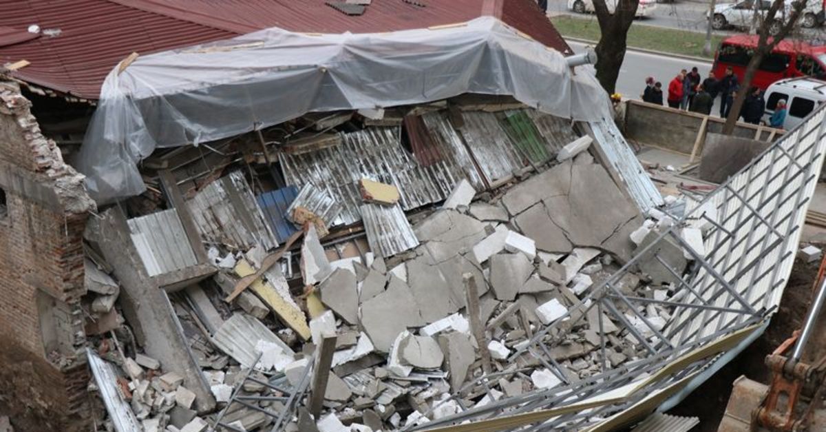 ruyada depremde sallanmak gormek nedir ruyada deprem olup binanin yikilmasi sarsilmasi nedir
