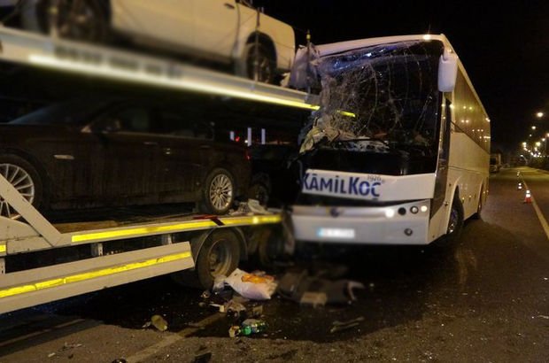 Uşak'ta yolcu otobüsü kazası: Yaralılar var