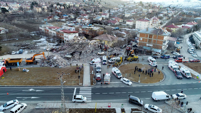 Elazığ'dan deprem fotoğrafları! Elazığ depreminin yarattığı hasar böyle görüntülendi - HABERLER