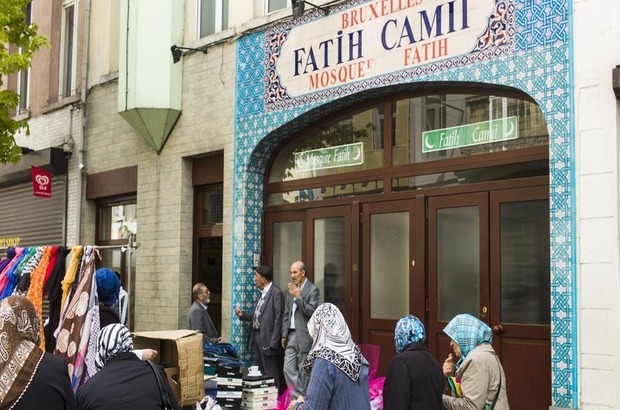 Belçika, 'yabancı etkilerden korumak için' imamları kendi eğitecek