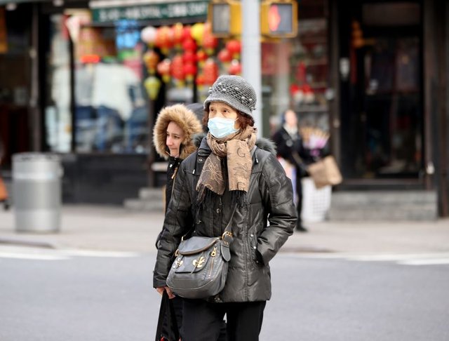 Koronavirüs salgını nedeniyle New York'ta maskeler tükendi