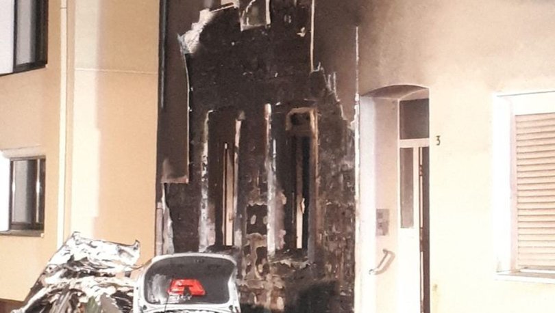 Almanya'da Türk ailenin yaşadığı ev kundaklandı ile ilgili görsel sonucu"