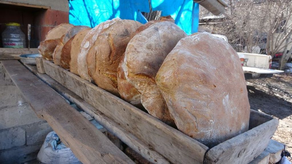 baş Süpermarket Tipik  Isparta ekmeği, Çünür ekmeği, kara fırın ekmeği| HT Gastro