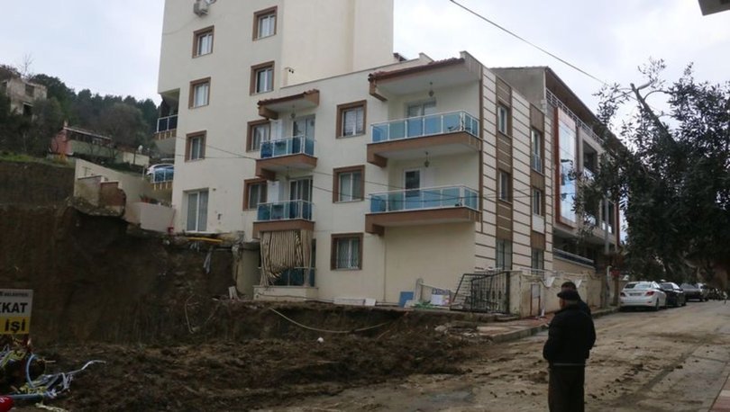 Kadikoy De Bahce Duvari Coktu Apartman Muhurlendi Son Dakika Haberler