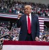 ABD Başkanı Donald Trump, Bernie Sanders’ın “gerçek destekçiler”i olduğuna işaret ederek, 3 Kasım’da yapılacak başkanlık seçimlerinde Demokrat rakibi olarak eski New York Belediye Başkanı milyarder Michael Bloomberg’i tercih edeceğini söyledi
