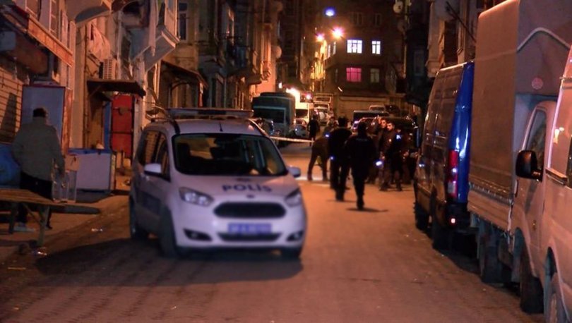 Beyoğlu'nda silahlı saldırı: 2 yaralı