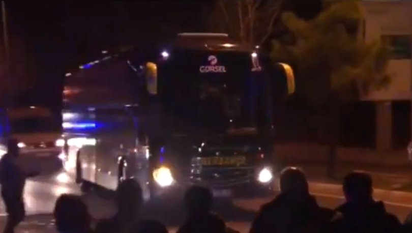 Fenerbahçe takım otobüsüne taşlı ve yumurtalı saldırı