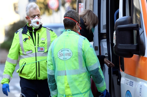 Koronavirüs: İtalya'da iki kişinin ölmesinin ardından 11 kasabaya giriş-çıkış yasağı