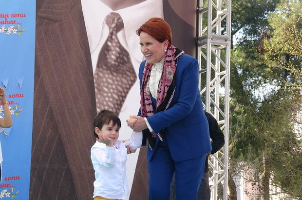 Meral Akşener ikinci kez babaanne oldu