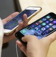 Eski telefon modellerini kasıtlı olarak yavaşlattığı iddiası üzerine açılan davada 500 milyon dolar ödemeyi kabul eden Apple şirketi, iPhone 6, 6S, 7 ve SE model telefona sahip müşterilerine talep etmeleri halinde 25 dolar ödemede bulunacak