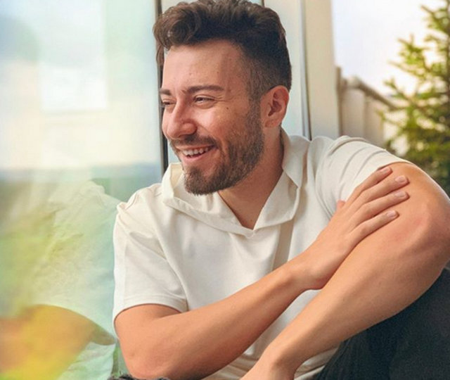 Youtuber Enes Batur�a YouTube şoku! O video başını yaktı Magazin