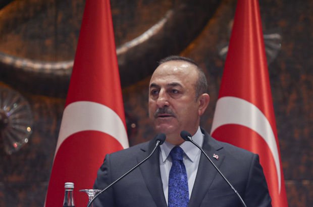 Çavuşoğlu AB'nin mülteci politikasını Financial Times'a yazdı