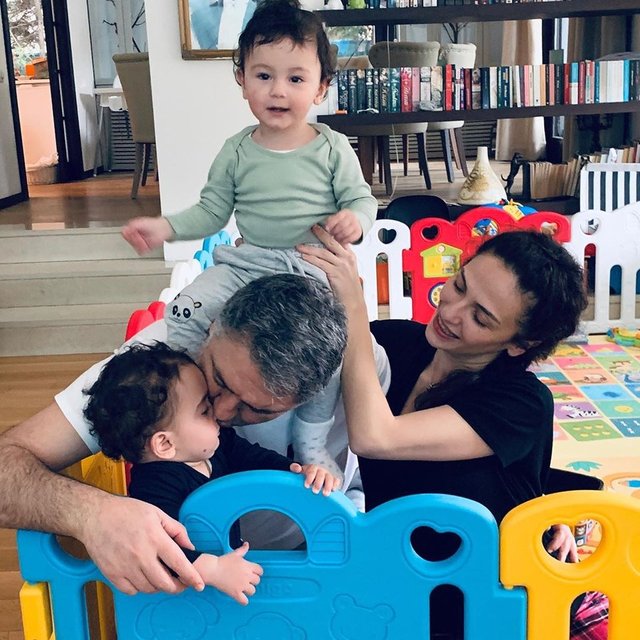 Sinem Uslu-Mustafa Uslu çiftinden "Evde kal" paylaşımı - Magazin haberleri