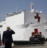 ABD Başkanı Donald Trump, USNS Comfort yüzen hastane gemisini Virginia eyaletindeki Norfolk deniz üssünden koronavirüs salgınının merkezi haline gelen New York’a yolcu etti
