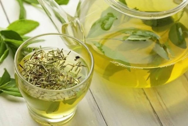 Su Kaybinizi Onleyecek Gunluk Detoks Sulari Ht Gastro