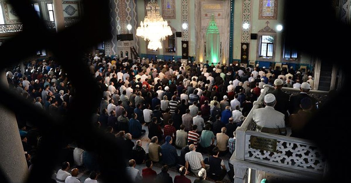 Ogle Namazi Nasil Kilinir Kac Rekattir Iste Ogle Namazi Kilinisi Gundem Haberleri