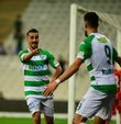 Bursaspor´un başarılı oyuncusu Emirhan Aydoğan, evde geçirdiği vakit içerisinde gerek bireysel antrenörü gerek ise spor psikoloğu ile fiziksel ve mental açıdan çalışmalara devam ettiğini kaydetti. Liglerin yeniden başlamasıyla birlikte şehrin kaderini belirleyecek 6 maçlık kritik bir viraja gireceklerine işaret eden Aydoğan, "Evde yalnız kalınca insan daha çok hayallere de dalıyor. Sürekli olarak, bu 6 haftalık fikstürün sonucunda taraftarlarımızla birlikte o şampiyonluğu kutladığımız anı hayal ediyorum" dedi