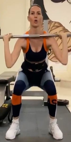 Yasemin'den ağırlık şov...