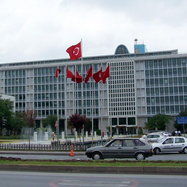 İBB'de 350 "pozitif" belirlendi! 3 kişi can verdi!