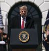 ABD Başkanı Trump, ülkesinde alınan koronavirüs önlemlerinin 3 aşamalı şekilde gevşetileceğini ancak kararın eyalet valilerinde olduğunu belirterek, "ABD ekonomisinin uzun süre durması sürdürülebilir bir durum değil" dedi. Beyaz Saray