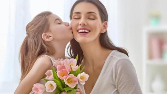 Anneler Günü mesajları yeni 2020! Anlamlı kısa ve öz anneler günü mesajları ve sözleri! Canım Annem Anneler Günün Kutlu Olsun