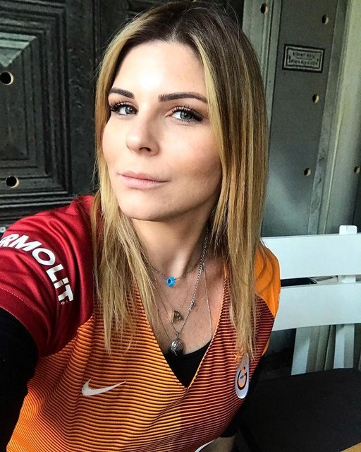 Pelin Öztekin'den gelinlikli paylaşım - Magazin haberleri