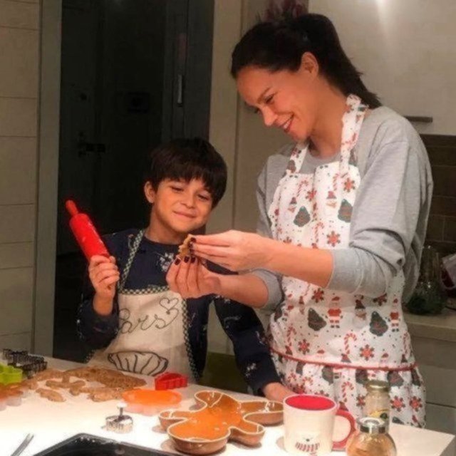 Ebru Şallı bayramda oğlu Pars'ın mezarını ziyaret etti - Magazin haberleri