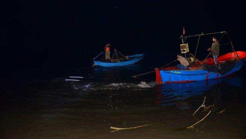 Irmağa düşen otomobilde mahsur kalanları balıkçılar kurtardı