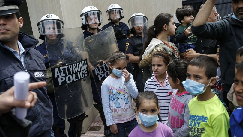 Yunanistan'da mülteciler konaklama yardımı için oturma eylemi yaptı - Haberler