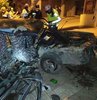 Denizli’de meydana gelen trafik kazasında kontrolden çıkarak ağaca çarpan otomobilde 1 kişi öldü, 2 kişi yaralandı. Kazada hayatını kaybeden şahıs ile yaralılar sıkıştıkları araç içerisinden itfaiye ve sağlık ekiplerinin uzun uğraşları sonucu çıkarıldı