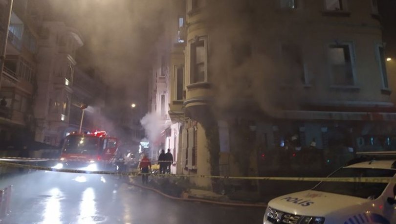 Restoranda yangın çıktı, çalışanlar gazetecilere saldırdı