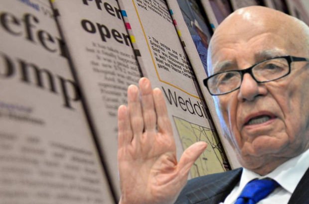 Murdoch onlarca gazeteyi kapatıyor