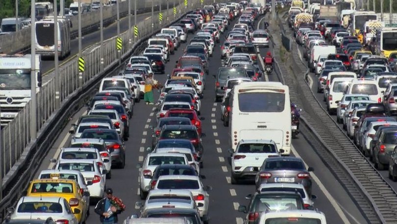 İstanbul'da trafik yoğunluğu! Yüzde 50'yi aştı