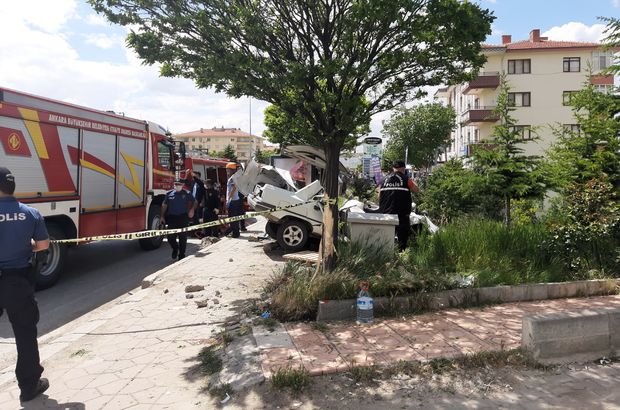 Başkent'te otomobil otobüs durağına daldı: 1 ölü!