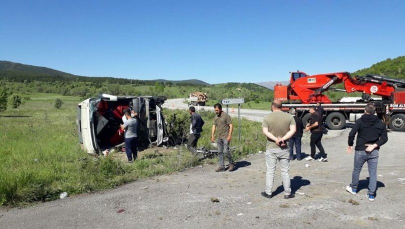 Son Dakika Faciadan Donuldu Erzincan Da Yolcu Otobusu Devrildi 19 Yarali Haberler Son Dakika Haberleri