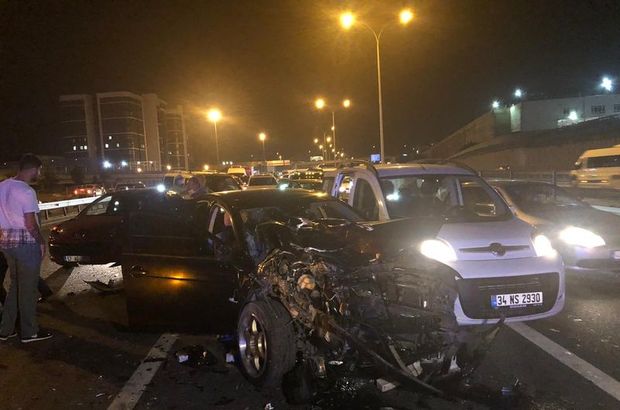 TEM'de korkunç kaza: 6 araç birbirine girdi
